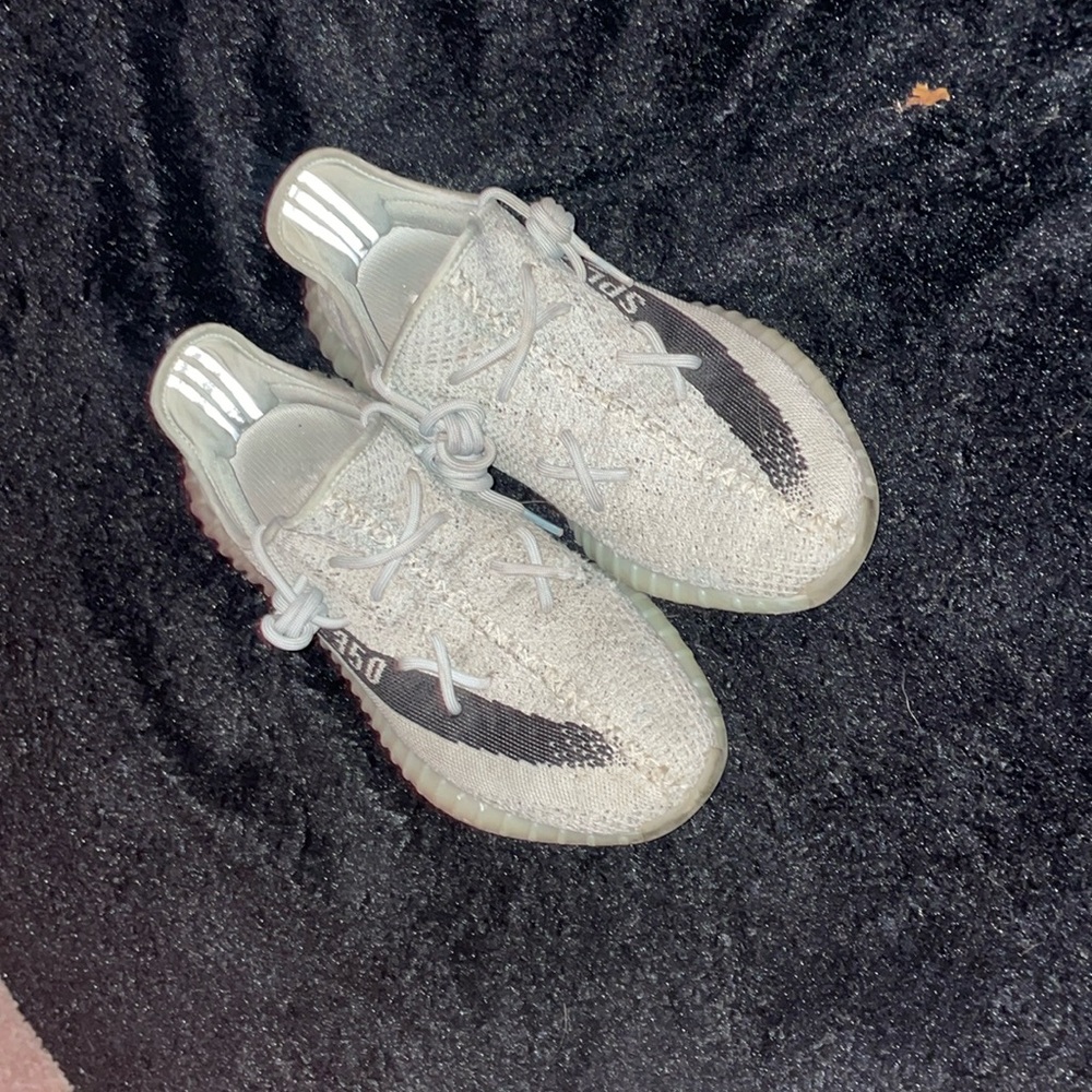 Yeezy 350 salts I do have the box to come with it